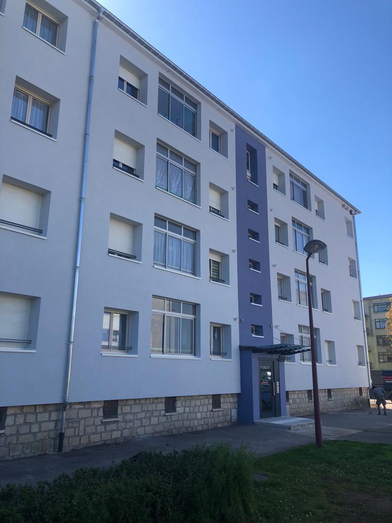 Isolation thermique par l’extérieur réalisée sur un immeuble collectif par OTénergie